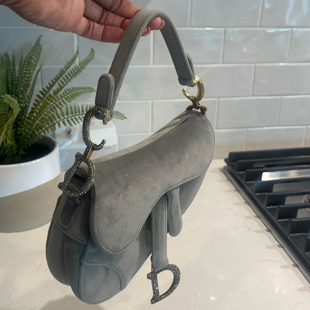 Mini Dior bag in excellent condition I almost don’t want to sell it …